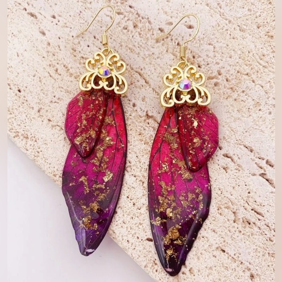 “Butterfly Wings” Ornate Cap Red Ombre Layer Gold Flake Fleck Translucent Dangle - Picture 3 of 3
